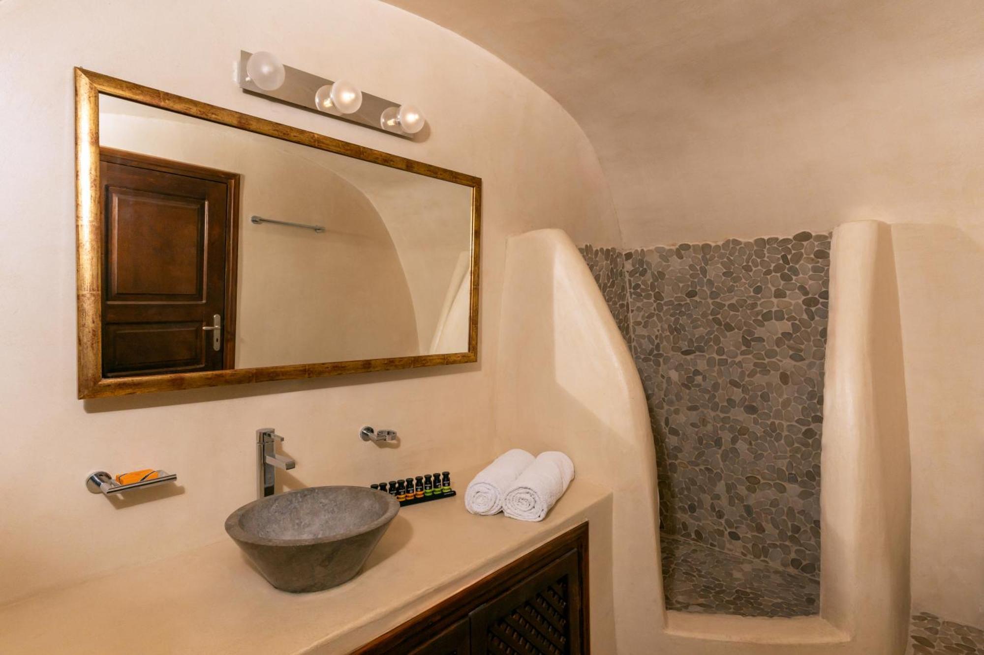 Enalion Suites Ia Exterior foto